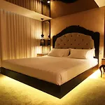 Silk Motel Pedroso